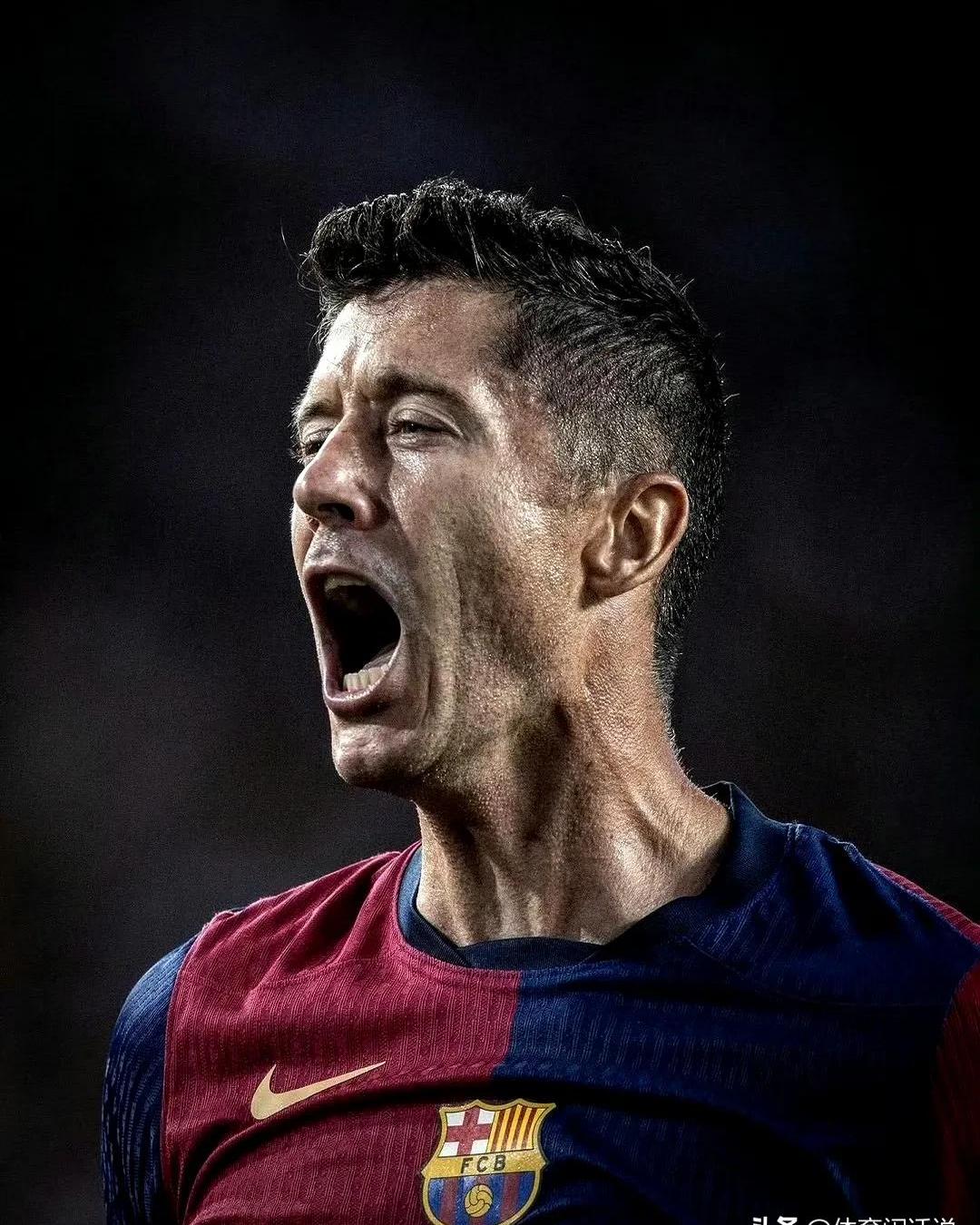 华体会官网-拜仁绝杀利物浦，莱万梅开二度英超