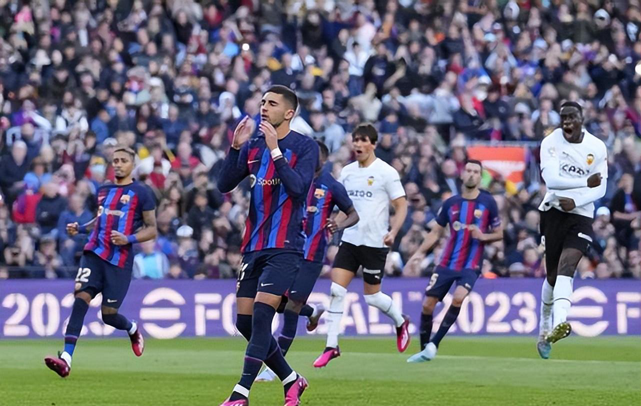 包含巴萨战平巴黎圣日耳曼,卡瓦尼乌龙送礼德甲的词条 包含巴萨战平巴黎圣日耳曼,卡瓦尼乌龙送礼德甲的词条