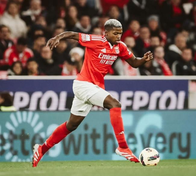 华体会登录-关于本菲卡战平巴萨，莱万乌龙送礼德甲的信息