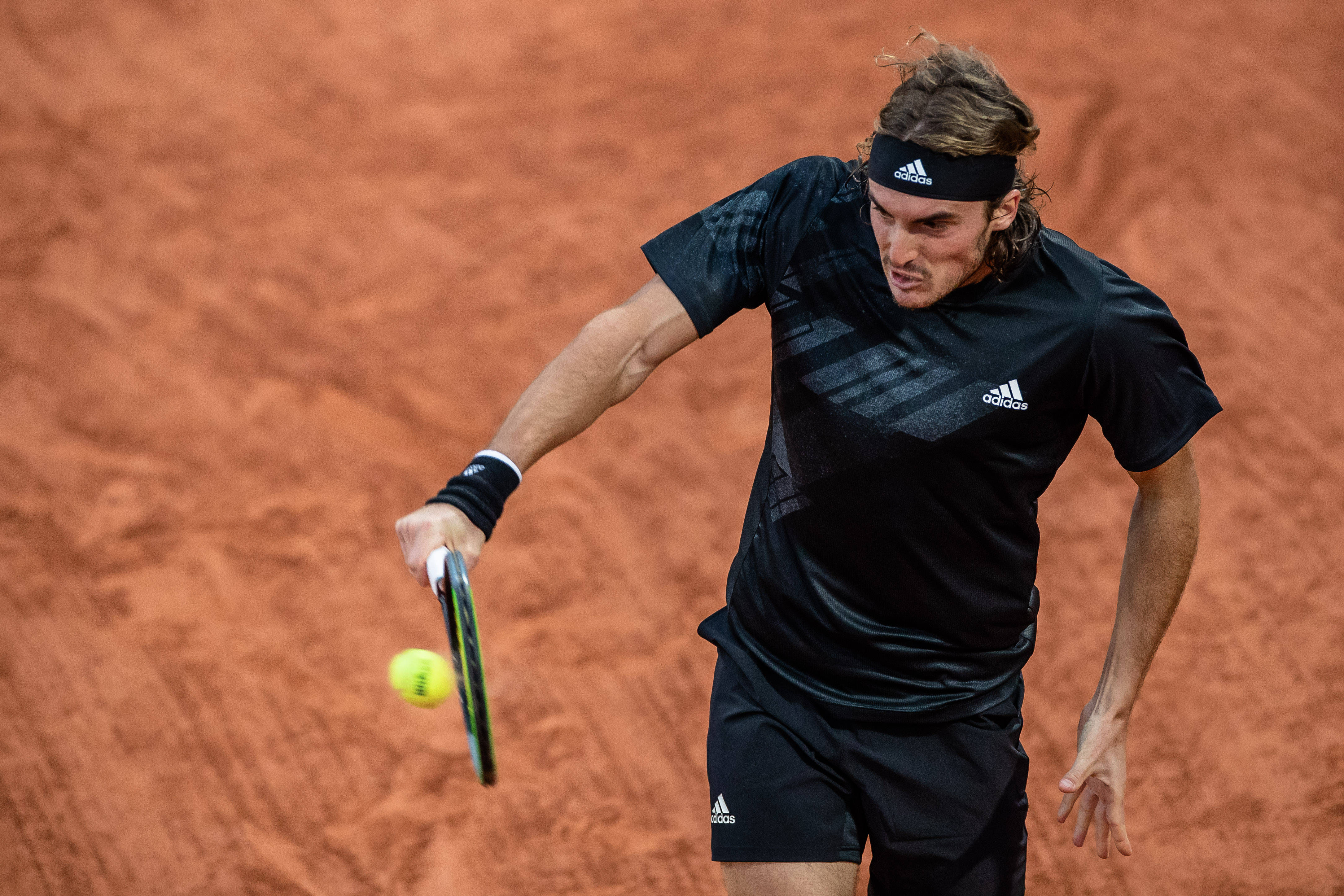 包含英国网球队绝地反击世界网球队,西西帕斯打破历史纪录的词条 包含英国网球队绝地反击世界网球队,西西帕斯打破历史纪录的词条